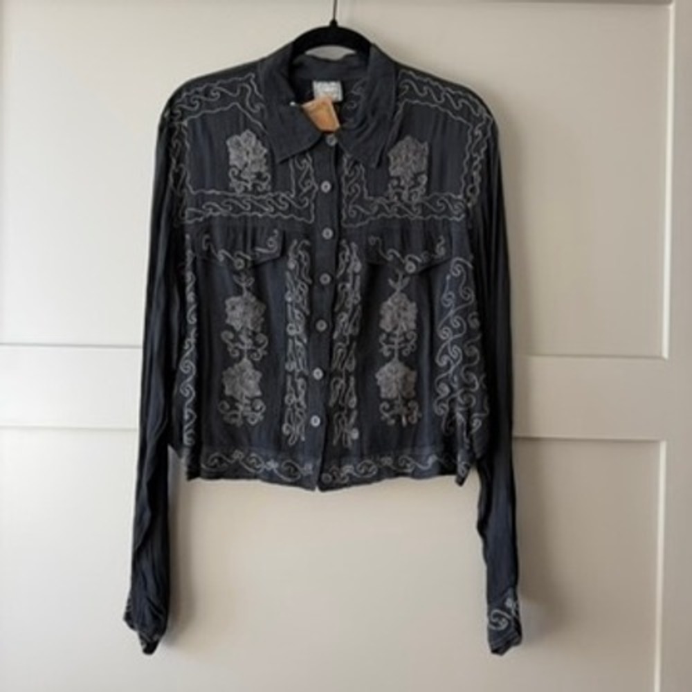 Sacred Threads Embroidered Shirt Womens M/L Black Artsy Boho Cropped Button Up